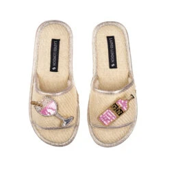 Straw Braided Sandals With Pink Gin Brooches