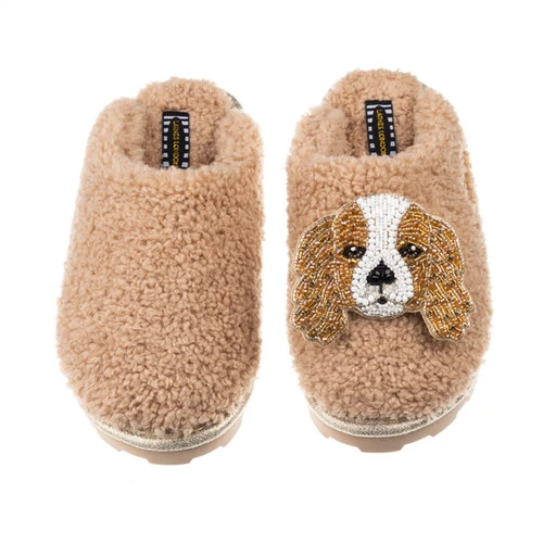 Teddy Closed Toe Slippers With Lady The King Charles Cavalier Brooch 2 Teddy Closed Toe Slippers With Lady The King Charles Cavalier Brooch - Image 2