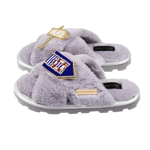 Ultralight Chic Slippers With Beach Hut & Sign Brooches 1 Ultralight Chic Slippers With Beach Hut & Sign Brooches